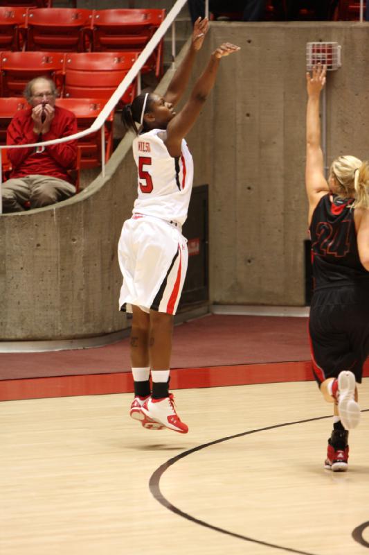 2011-11-13 16:27:45 ** Basketball, Cheyenne Wilson, Damenbasketball, Southern Utah, Utah Utes ** 