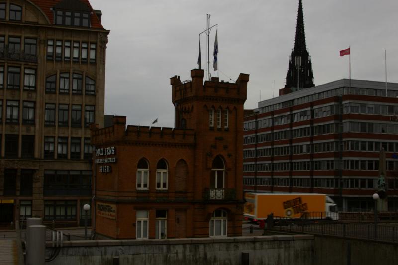 2006-11-25 08:55:40 ** Germany, Hamburg ** Building close to the Speicherstadt. 2006-11-25 08:55:40 ** Germany, Hamburg ** Building close to the Speicherstadt.