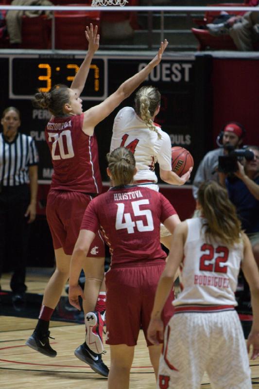 2016-01-02 17:39:06 ** Basketball, Damenbasketball, Danielle Rodriguez, Paige Crozon, Utah Utes, Washington State ** 