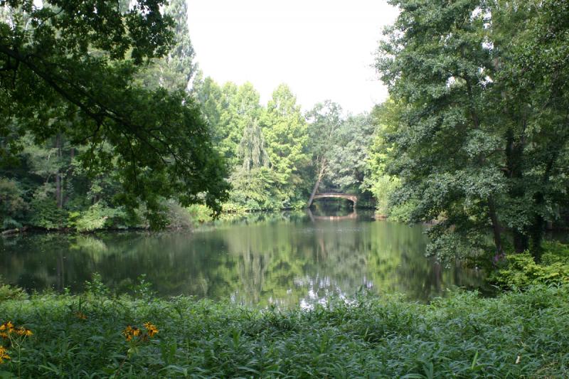 2005-08-24 12:03:46 ** Berlin, Germany ** Lake inside the Tiergarten.