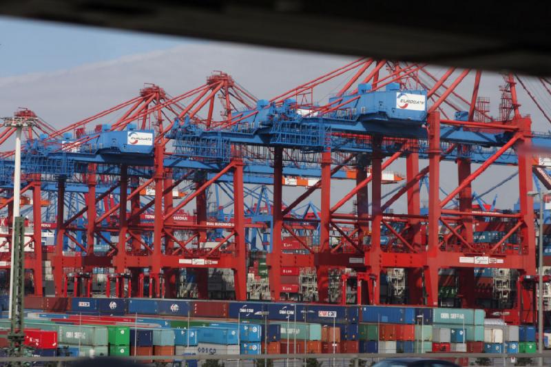 2010-04-06 12:21:40 ** Germany, Hamburg ** Hamburg container port.