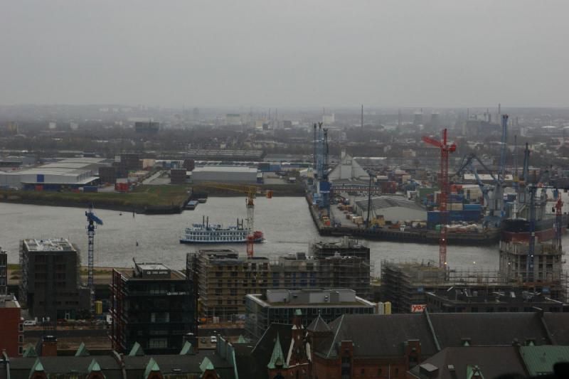 2006-11-25 11:57:40 ** Germany, Hamburg, St. Nikolai ** Hamburg's harbor with a tour boat. 2006-11-25 11:57:40 ** Germany, Hamburg, St. Nikolai ** Hamburg's harbor with a tour boat.