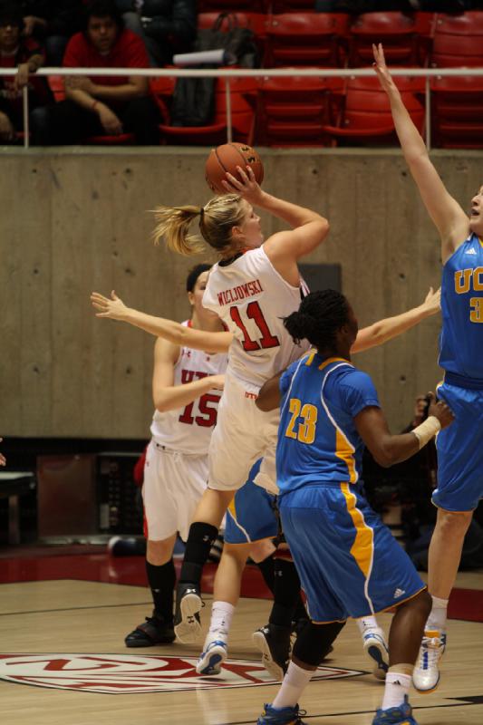 2012-01-26 19:26:56 ** Basketball, Michelle Plouffe, Taryn Wicijowski, UCLA, Utah Utes, Women's Basketball ** 