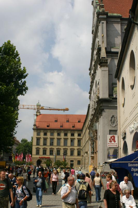 2005-08-19 12:49:13 ** Germany, Munich ** Munich inner city.