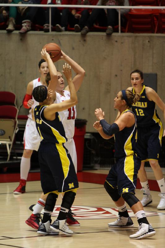 2012-11-16 16:41:29 ** Basketball, Damenbasketball, Michelle Plouffe, Michigan, Taryn Wicijowski, Utah Utes ** 