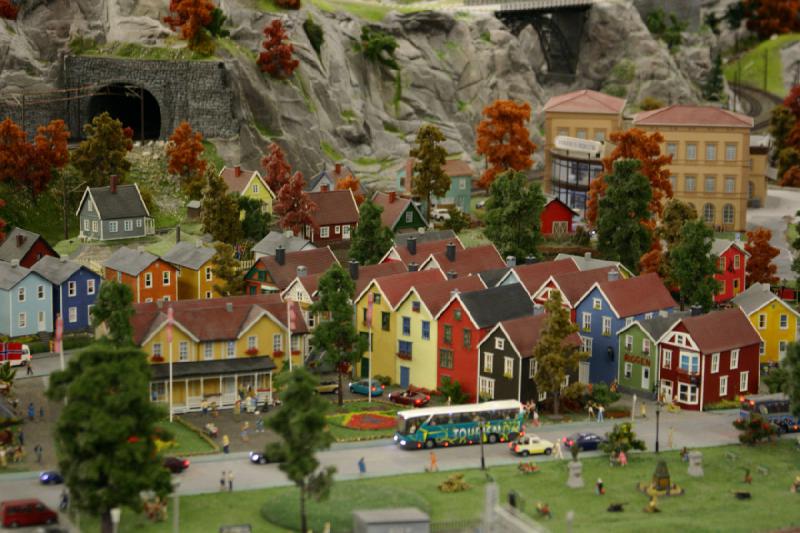 2006-11-25 09:59:14 ** Germany, Hamburg, Miniature Wonderland ** A colorful village.