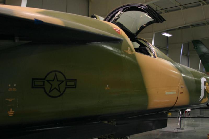 2007-04-08 13:09:50 ** Air Force, Hill AFB, Utah ** General Dynamics F-111E 'Aardvark'.
