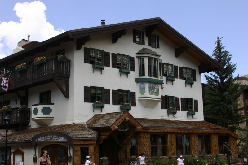 2006-07-22 12:20:42 ** Vail ** One of the many overpriced restaurants in the town.
