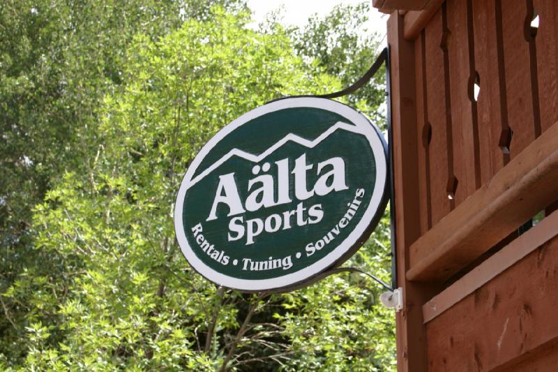 2006-07-22 11:45:16 ** Vail ** Umlauts enjoy a weird attraction inside the USA.