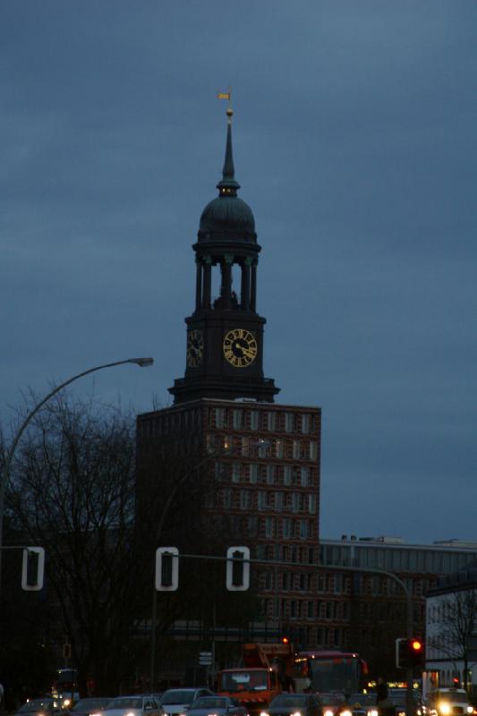 2006-11-25 16:20:38 ** Germany, Hamburg ** Hamburg's Michel in the background.