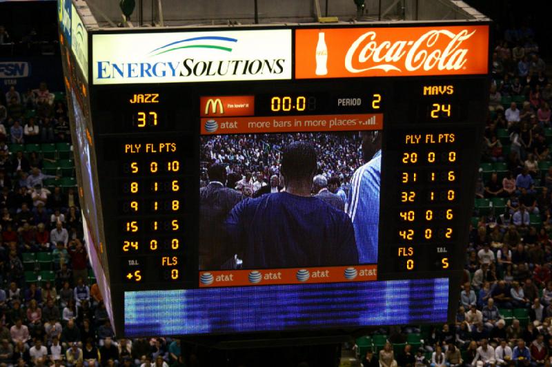 2008-03-03 19:39:56 ** Basketball, Utah Jazz ** Score at the end of the first quarter. Utah leads with 37 against the 24 points by Dallas.