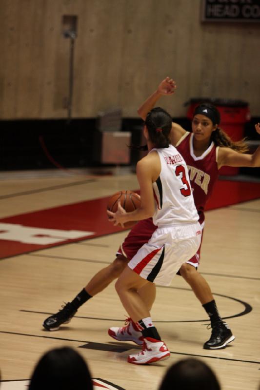 2013-11-08 22:06:34 ** Basketball, Damenbasketball, Malia Nawahine, University of Denver, Utah Utes ** 