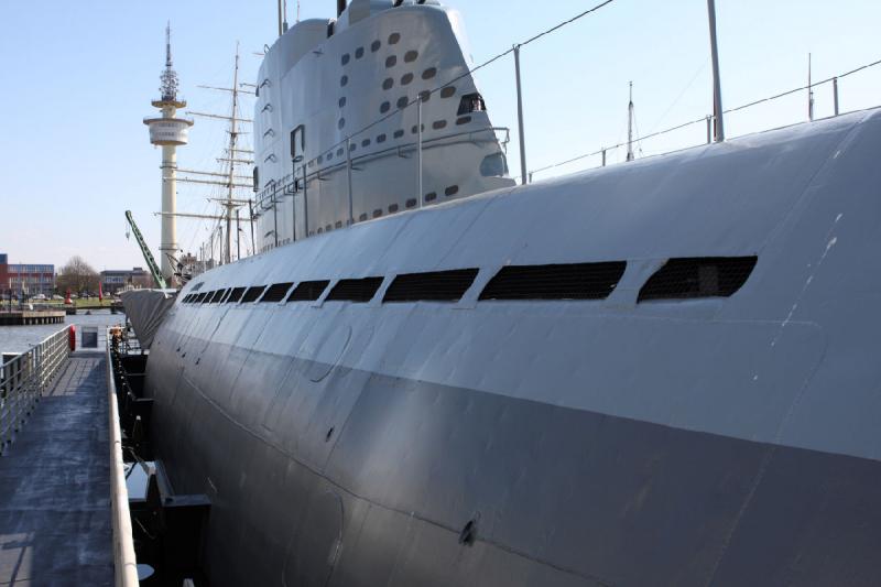 2010-04-15 15:23:16 ** Bremerhaven, Deutschland, Typ XXI, U 2540, U-Boote ** Backbordseite von U 2540.