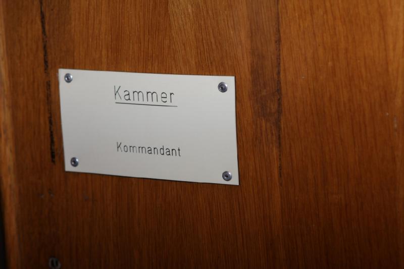 2010-04-15 15:41:32 ** Bremerhaven, Germany, Submarines, Type XXI, U 2540 ** Sign of the cabin of the commander.