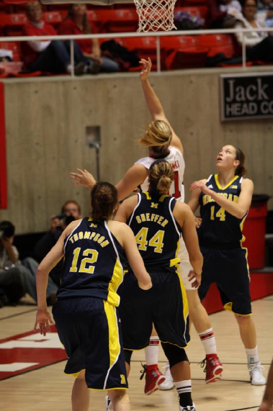 2012-11-16 17:22:37 ** Basketball, Michigan, Taryn Wicijowski, Utah Utes, Women's Basketball ** 