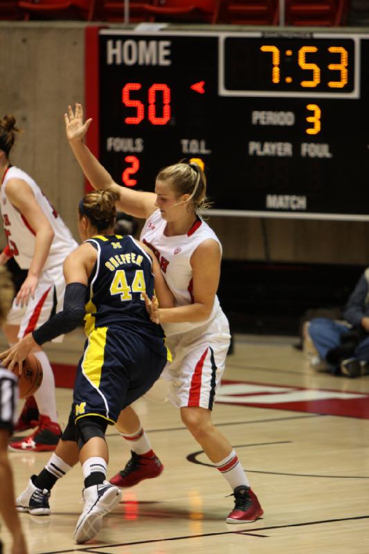 2012-11-16 17:41:38 ** Basketball, Michelle Plouffe, Michigan, Taryn Wicijowski, Utah Utes, Women's Basketball ** 