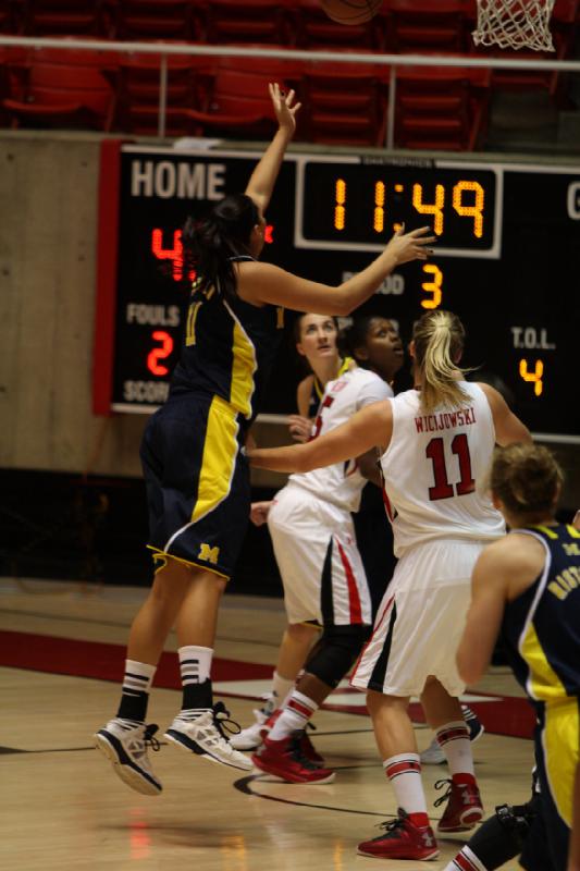 2012-11-16 17:33:26 ** Basketball, Cheyenne Wilson, Michigan, Taryn Wicijowski, Utah Utes, Women's Basketball ** 