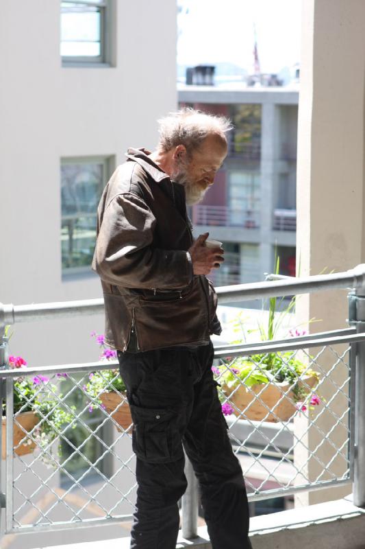 2012-06-15 12:51:04 ** Seattle ** Some people can sleep standing up.