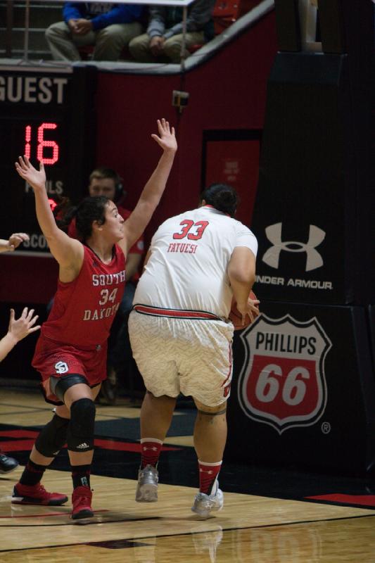 2015-11-13 17:48:52 ** Basketball, Damenbasketball, Joeseta Fatuesi, South Dakota, Utah Utes ** 
