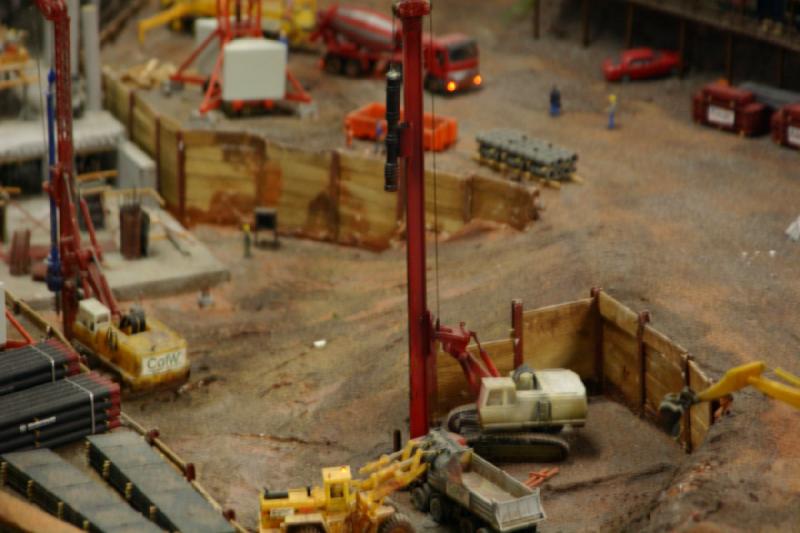 2006-11-25 10:22:04 ** Deutschland, Hamburg, Miniaturwunderland ** Baustelle mit einer funktionierenden Ramme. 2006-11-25 10:22:04 ** Deutschland, Hamburg, Miniaturwunderland ** Baustelle mit einer funktionierenden Ramme.