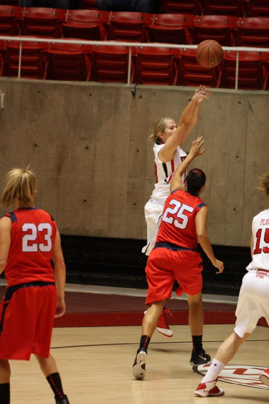 2011-11-05 17:12:03 ** Basketball, Dixie State, Michelle Plouffe, Rachel Messer, Utah Utes, Women's Basketball ** 