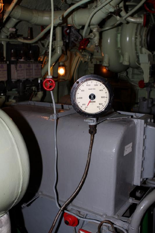 2010-04-15 15:54:18 ** Bremerhaven, Germany, Submarines, Type XXI, U 2540 ** Tachometer.