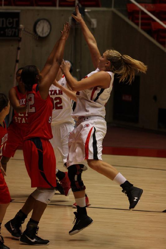 2011-11-05 18:23:29 ** Basketball, Damenbasketball, Diana Rolniak, Dixie State, Taryn Wicijowski, Utah Utes ** 