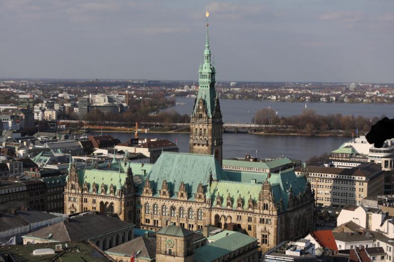 2010-04-06 17:14:20 ** Germany, Hamburg, St. Nikolai ** The Hamburg City Hall as seen from the old St. Nicholas Church.