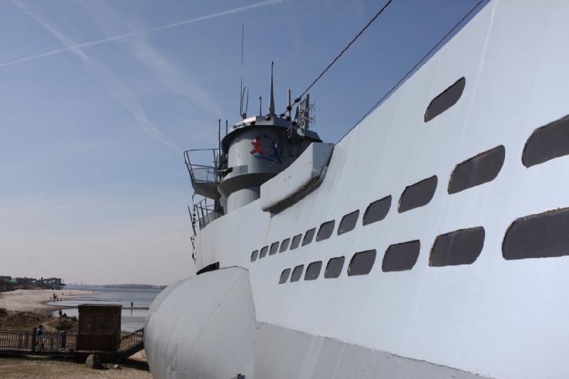 2010-04-07 12:21:17 ** Deutschland, Laboe, Typ VII, U 995, U-Boote ** Bug und Turm von U 995.