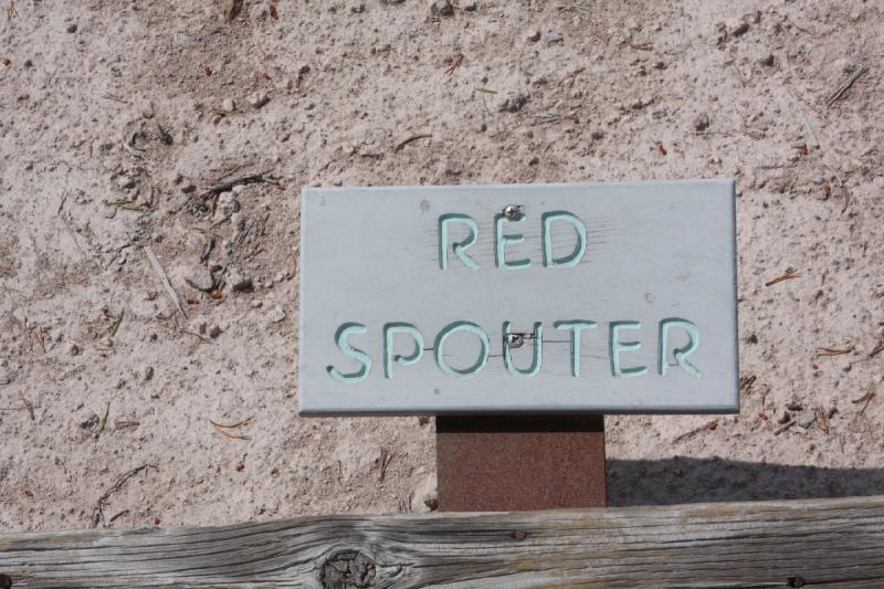 2009-08-03 10:42:36 ** Yellowstone National Park ** Description of the 'Red Spouter'.