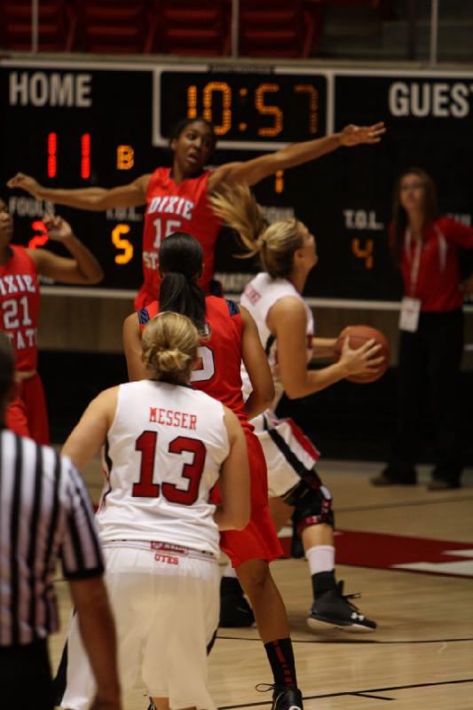 2011-11-05 17:18:37 ** Basketball, Damenbasketball, Dixie State, Rachel Messer, Taryn Wicijowski, Utah Utes ** 
