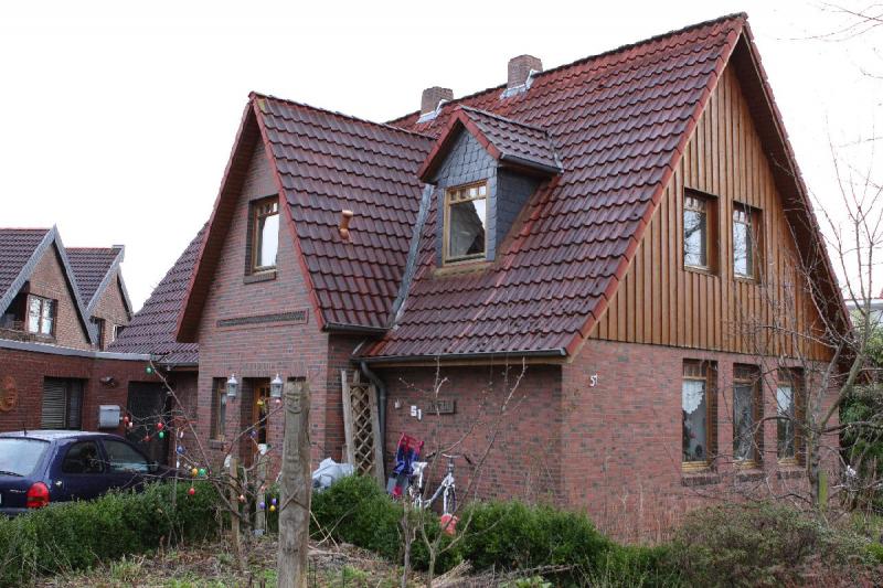 2010-04-01 18:10:02 ** Germany, Oldenburg ** Our house on Hunteweg. The nicest house on the street.