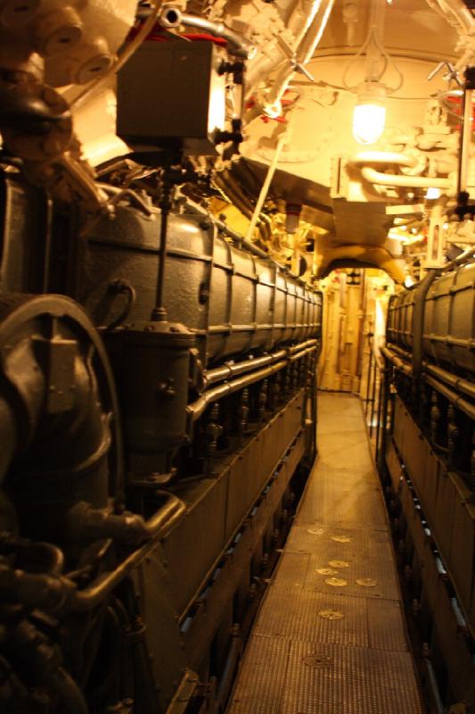 2014-03-11 10:16:08 ** Chicago, Illinois, Museum of Science and Industry, Typ IX, U 505, U-Boote ** Dieselmaschinenraum von U-505.