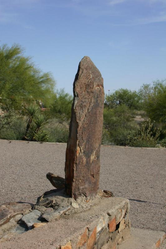 2007-04-14 16:07:28 ** Phoenix, Taliesin West ** At the entrance.
