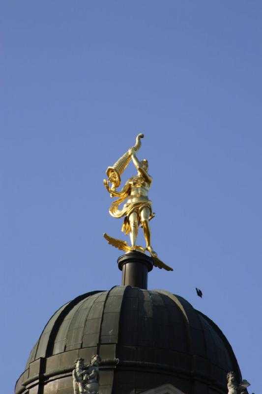 2006-11-28 12:09:34 ** Germany, Potsdam ** Figurine on one of the domes of the New Palace.