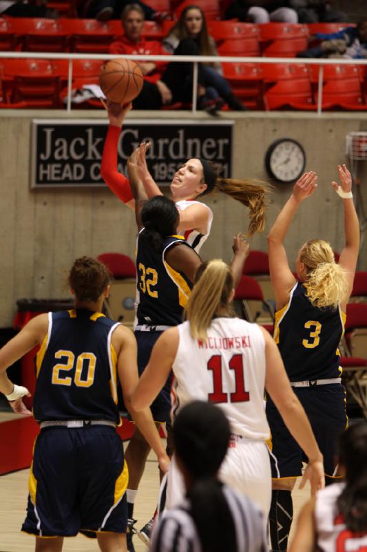 2012-12-20 20:03:26 ** Basketball, Michelle Plouffe, Taryn Wicijowski, UC Irvine, Utah Utes, Women's Basketball ** 