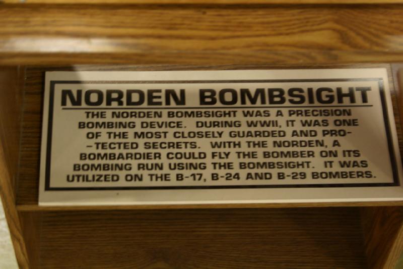 2007-04-01 15:16:08 ** Air Force, Hill AFB, Utah ** Description of the Norden Bombsight.