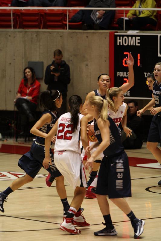 2012-11-27 19:22:16 ** Basketball, Chelsea Bridgewater, Damenbasketball, Danielle Rodriguez, Taryn Wicijowski, Utah State, Utah Utes ** 