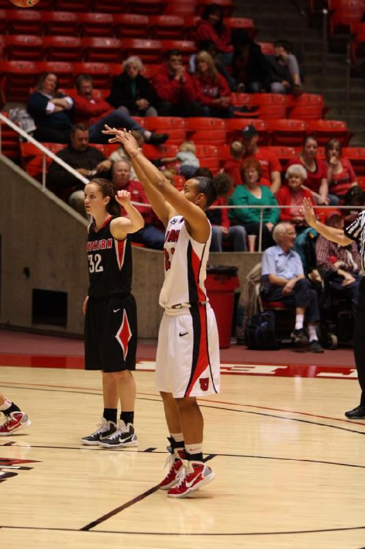 2010-12-20 20:44:47 ** Basketball, Ciera Dunbar, Damenbasketball, Southern Oregon, Utah Utes ** 