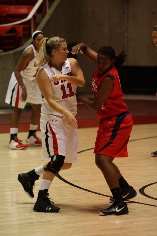 2011-11-05 17:36:31 ** Basketball, Damenbasketball, Dixie State, Janita Badon, Taryn Wicijowski, Utah Utes ** 