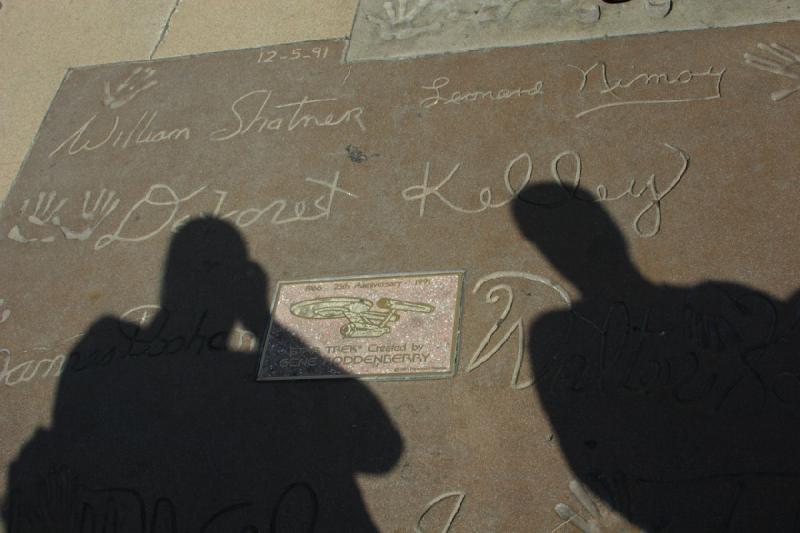 2007-10-14 11:02:34 ** California ** In front of the Chinese Theatre, famous movie personalities have left their hand and foot imprints. Here is the crew of Star Trek. 2007-10-14 11:02:34 ** California ** In front of the Chinese Theatre, famous movie personalities have left their hand and foot imprints. Here is the crew of Star Trek.