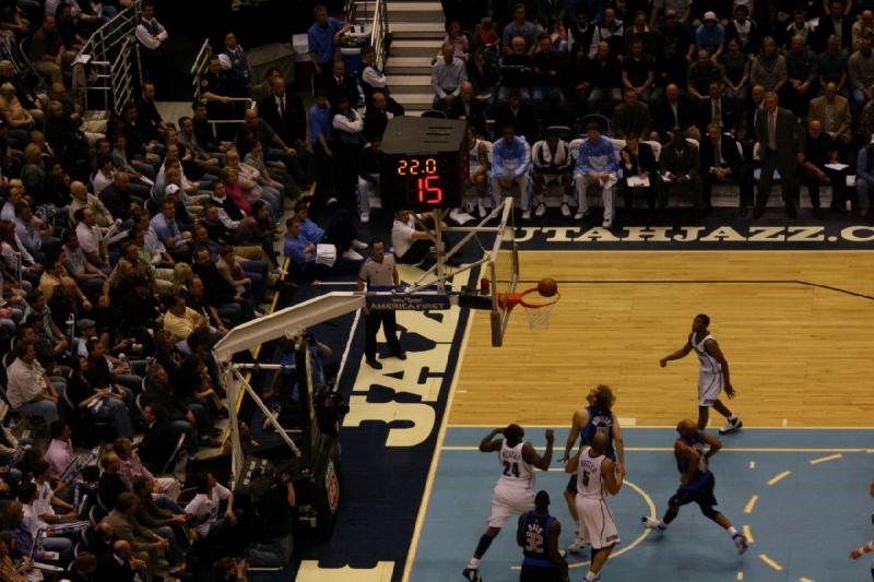 2008-03-03 20:50:22 ** Basketball, Utah Jazz ** Korbleger von Dirk Nowitzki.