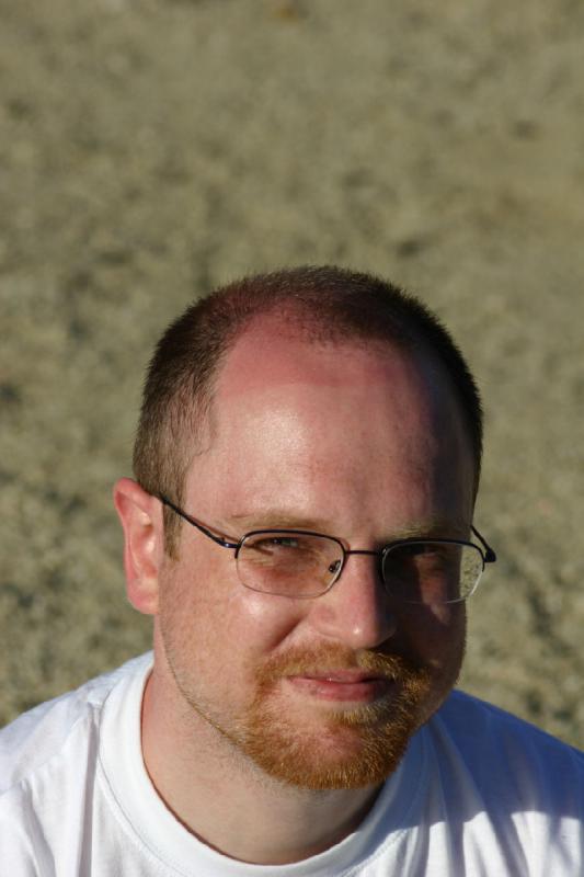 2007-10-12 16:38:28 ** California ** Dirk protected his face with sun screen. He forgot to also cover his high forehead.