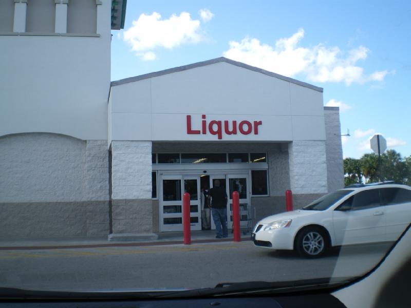 2010-11-25 12:38:03 ** Fort Lauderdale ** Here in Utah, we are not used to have liquor stores attached to stores like Walmart.