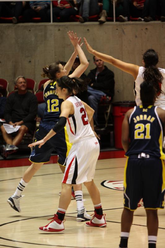 2012-11-16 17:56:40 ** Basketball, Chelsea Bridgewater, Michigan, Nakia Arquette, Utah Utes, Women's Basketball ** 