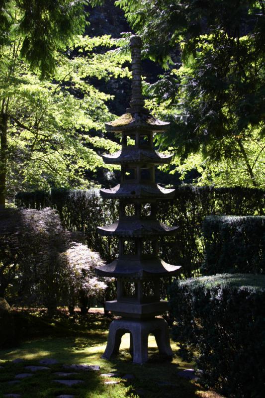 2007-09-02 13:26:30 ** Portland ** A garden lamp.