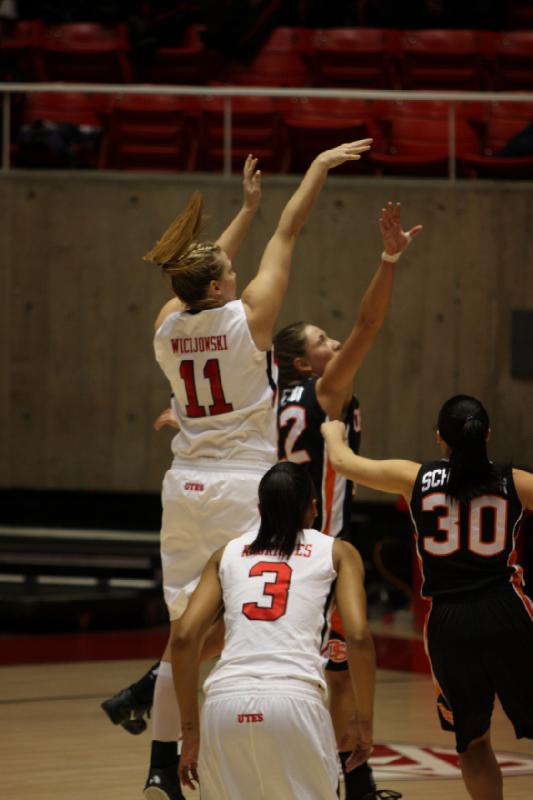 2012-03-01 19:16:56 ** Basketball, Iwalani Rodrigues, Oregon State, Taryn Wicijowski, Utah Utes, Women's Basketball ** 