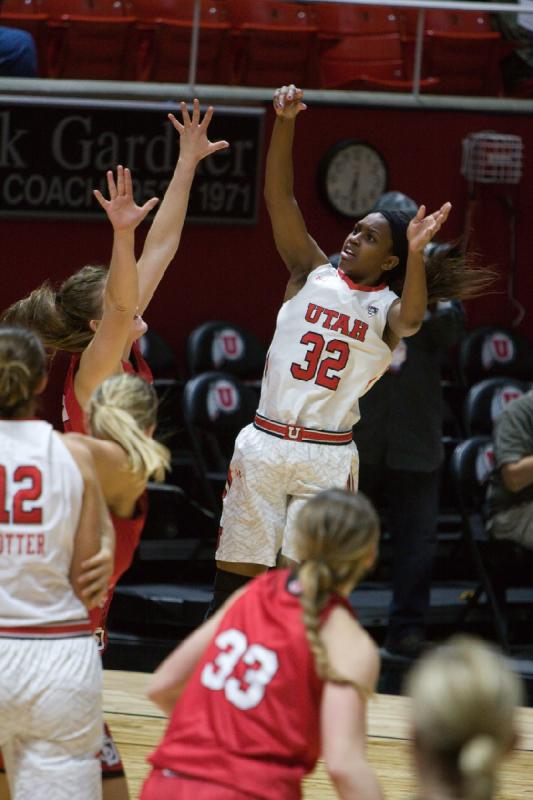 2015-11-13 18:28:24 ** Basketball, Damenbasketball, Emily Potter, South Dakota, Tanaeya Boclair, Utah Utes ** 
