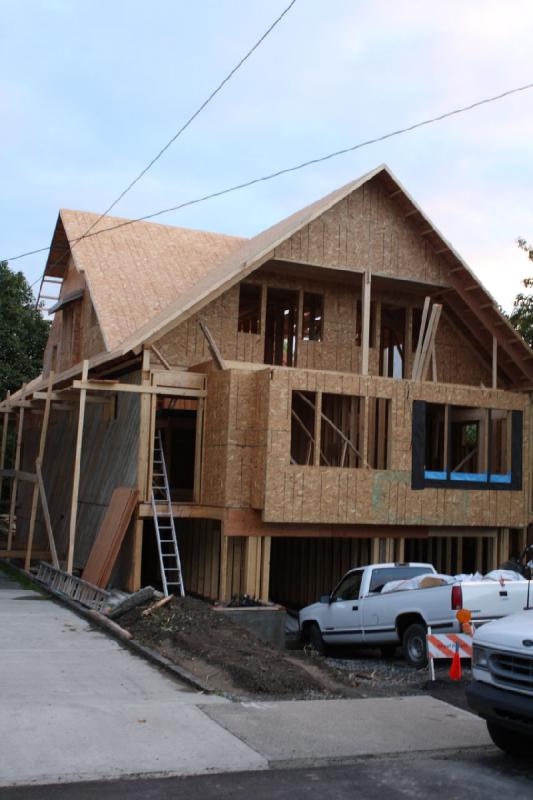 2012-06-23 20:58:36 ** Canada, Cruise, Victoria ** Houses are built pretty much the same way as houses in the USA.