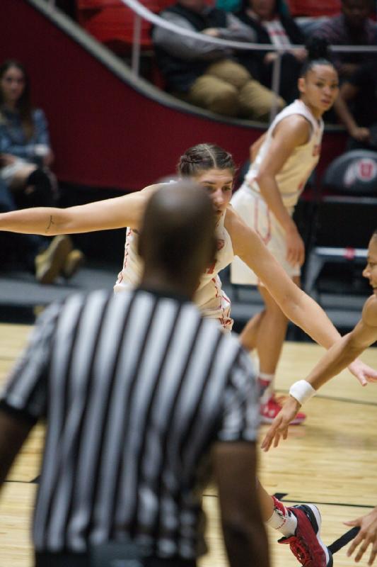 2017-12-29 18:30:05 ** Arizona, Basketball, Emily Potter, Kiana Moore, Utah Utes, Women's Basketball ** 